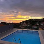 Luxury Haven: Heated Pool, Ac & Sun * Ponta do Sol (Madeira)