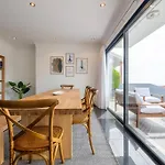 Luxury Haven: Heated Pool, Ac & Sun Villa