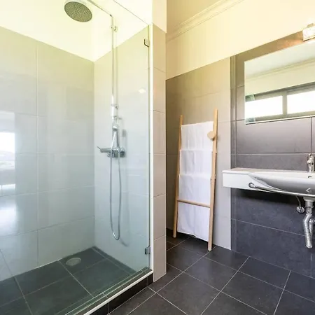 Luxury Haven: Heated Pool, Ac & Sun