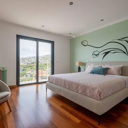 Luxury Haven: Heated Pool, Ac & Sun Villa *