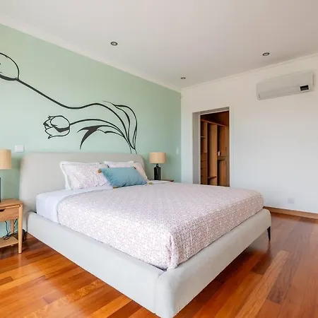 Villa Luxury Haven: Heated Pool, Ac & Sun