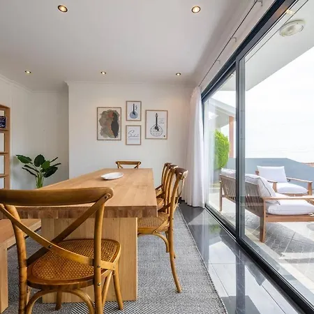 Luxury Haven: Heated Pool, Ac & Sun Villa