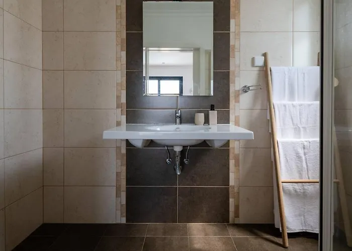 Luxury Haven: Heated Pool, Ac & Sun וילה