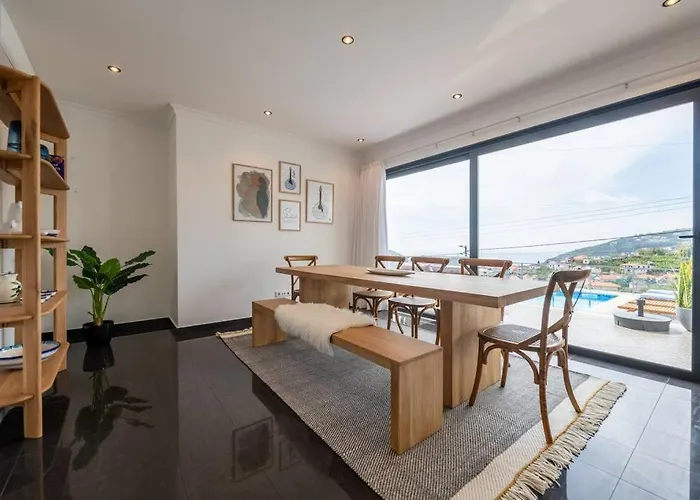 Luxury Haven: Heated Pool, Ac & Sun Villa *
