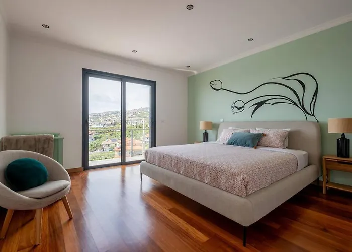 Luxury Haven: Heated Pool, Ac & Sun Villa *